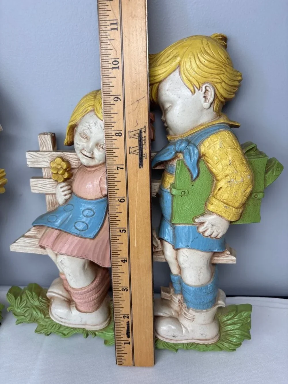 Homco Kids Wall Plaques Boy & Girl Pair Kissing Flower Scenes Adorable!